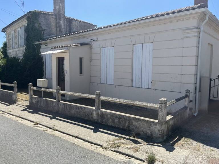 Maison en pierre de 4 pièces principales — photo 1