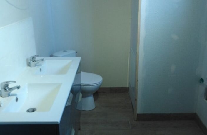 Maison en pierre de 4 pièces principales — photo 5