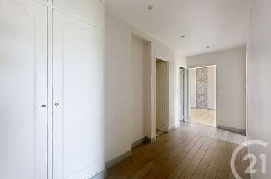 Appartement 3 pièces 1210 €