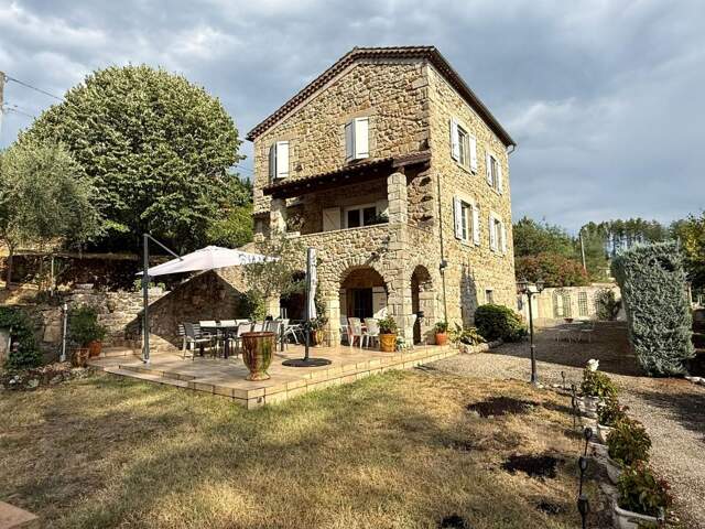 Maison À Vendre — photo du bien