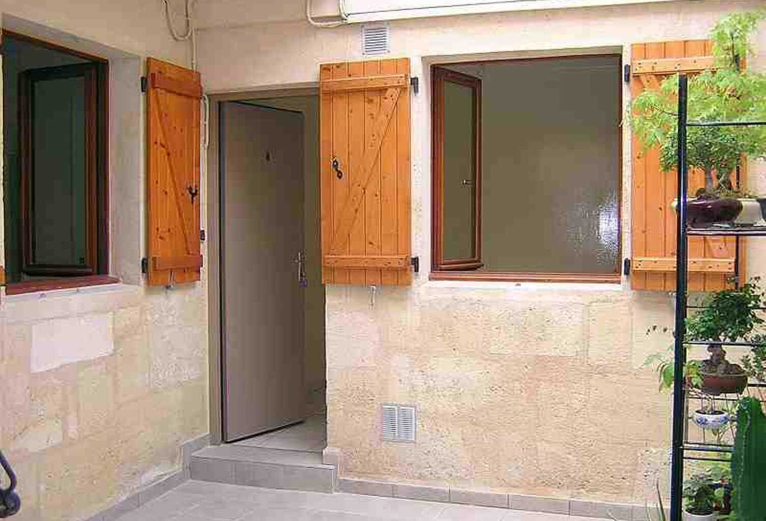 T1 — photo 1