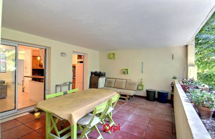 Charmant T3 traversant avec une grande terrasse au cœur d'Aubagne 13400 — photo 2
