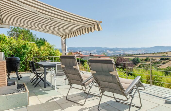 Villa d'exception à Saint-Martin-La-Plaine, vue imprenable sur le Pilat et coucher de soleil garanti — photo 3