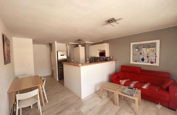 Appartement À Vendre - Très beau T2 - 2 balcons et cellier - Parking possible — photo 3