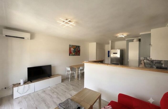 Appartement À Vendre - Très beau T2 - 2 balcons et cellier - Parking possible — photo 5
