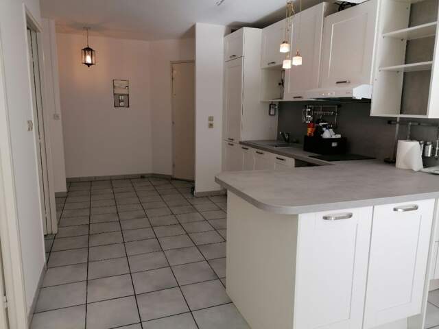 BEZIERS - location appartement 2 pièces avec loggia fermée — photo du bien
