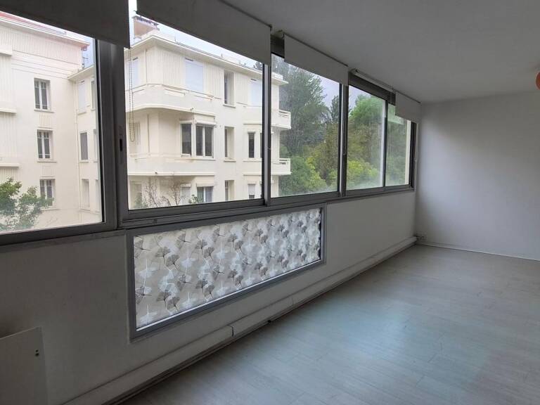 BEZIERS - location appartement 2 pièces avec loggia fermée — photo 1