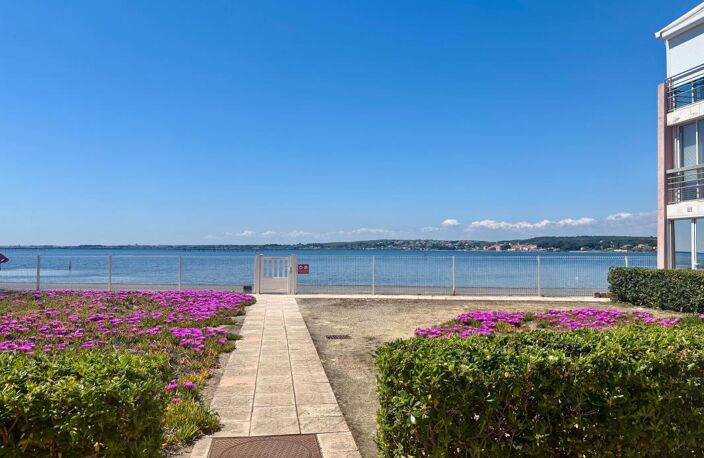 Grand studio de 27m2 avec coin nuit et vue sur l'étang de Thau — photo 2