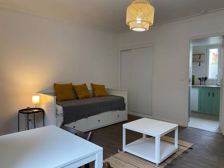 Meublé : appartement F1 (27 m²) à SAINT SATUR — photo 1