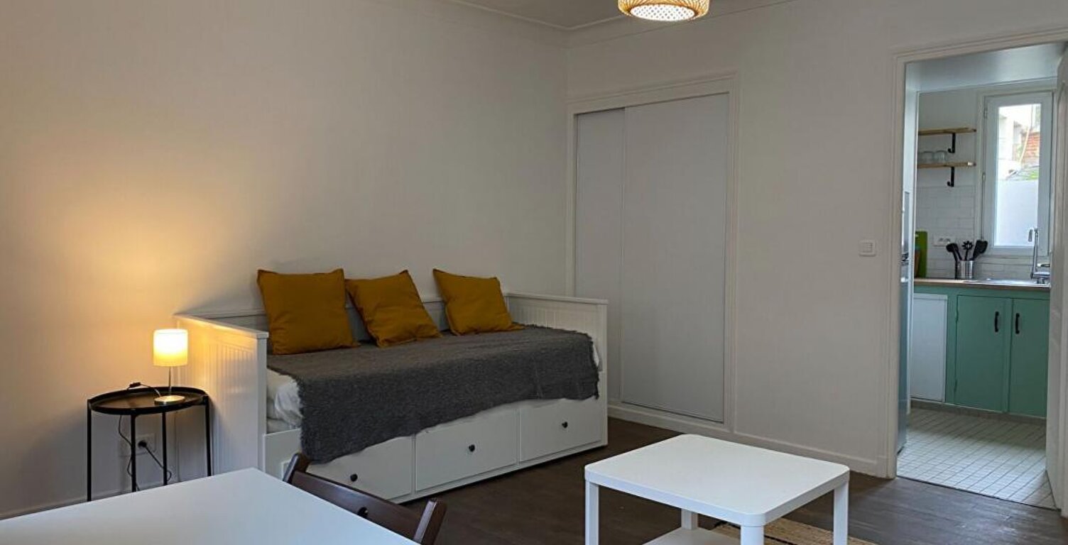 Meublé : appartement F1 (27 m²) à SAINT SATUR — photo 1