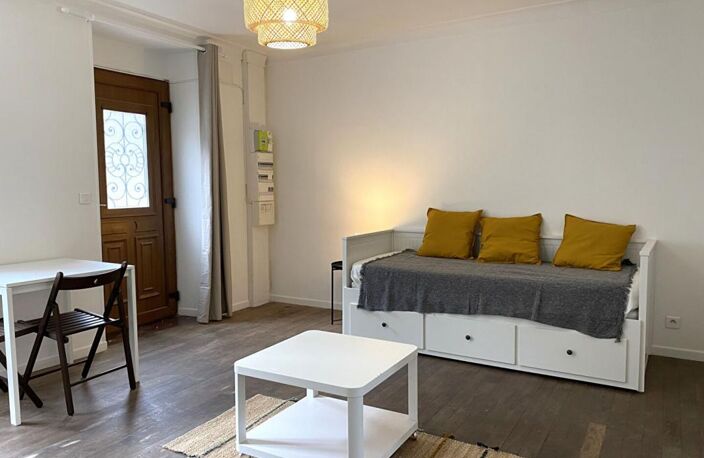Meublé : appartement F1 (27 m²) à SAINT SATUR — photo 2