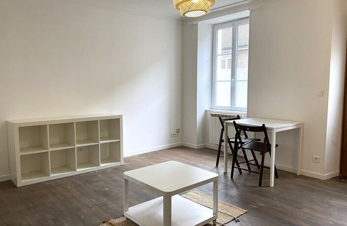 Meublé : appartement F1 (27 m²) à SAINT SATUR — photo 3