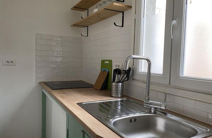 Meublé : appartement F1 (27 m²) à SAINT SATUR — photo 4