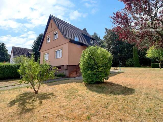 Maison individuelle de 105.01 m² à rénover en lisière de forêt à — photo du bien