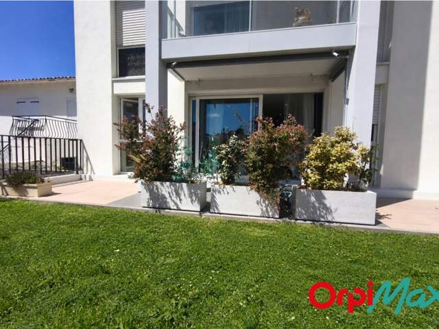 EXCLUSIVITÉ ROYAN – À deux pas du marché, un appartement rénové de 90 m² avec terrasse — photo du bien