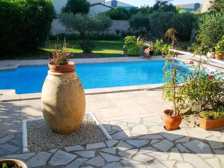 MAISON 3 CHAMBRES - PISCINE - GARAGE ET TERRAIN CONSTRUCTIBLE — photo 1