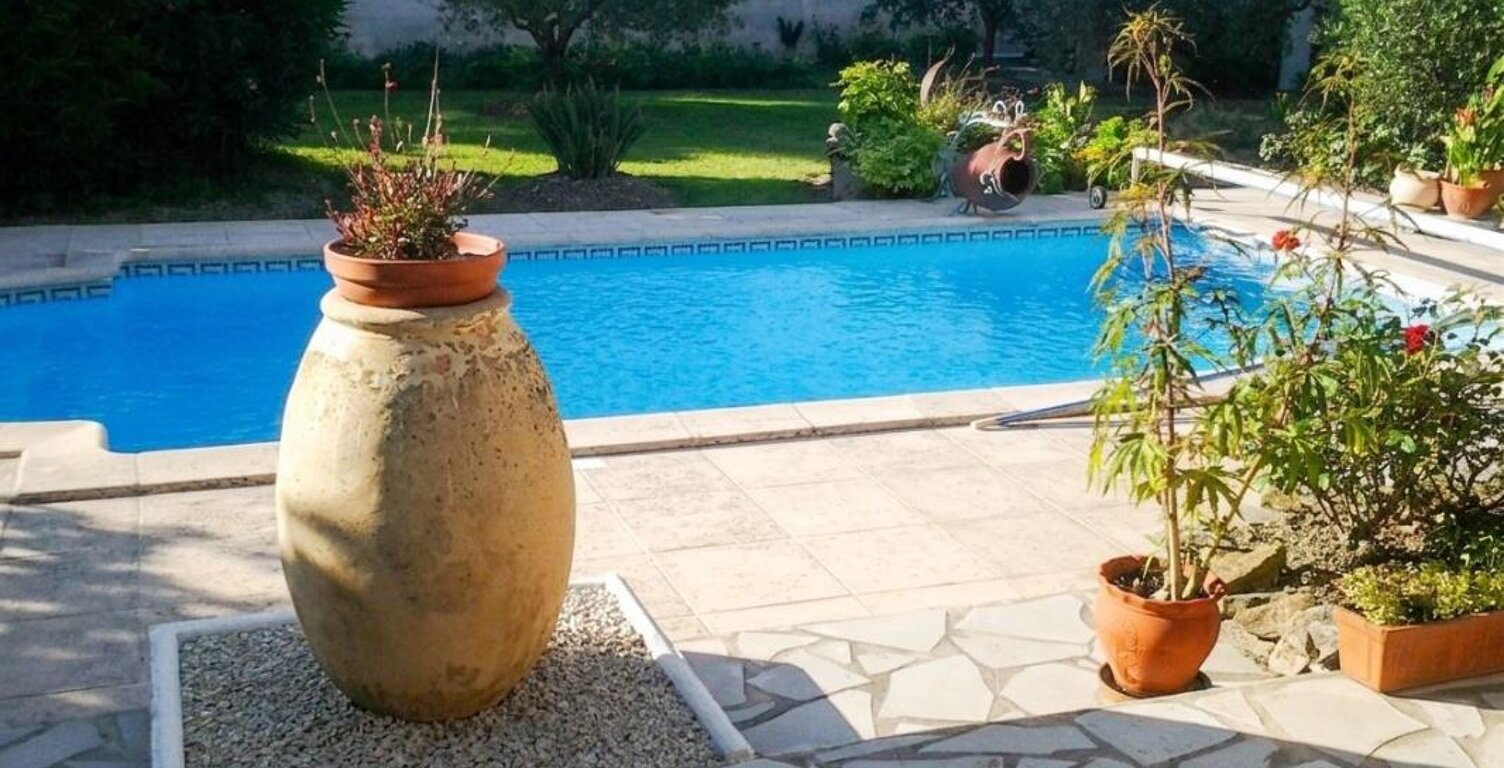 MAISON 3 CHAMBRES - PISCINE - GARAGE ET TERRAIN CONSTRUCTIBLE — photo 1