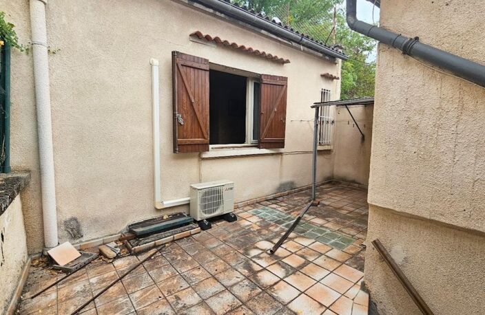Maison à rénover – 2 chambres - Extérieurs - Garage - Pont-du-Château (63) — photo 5