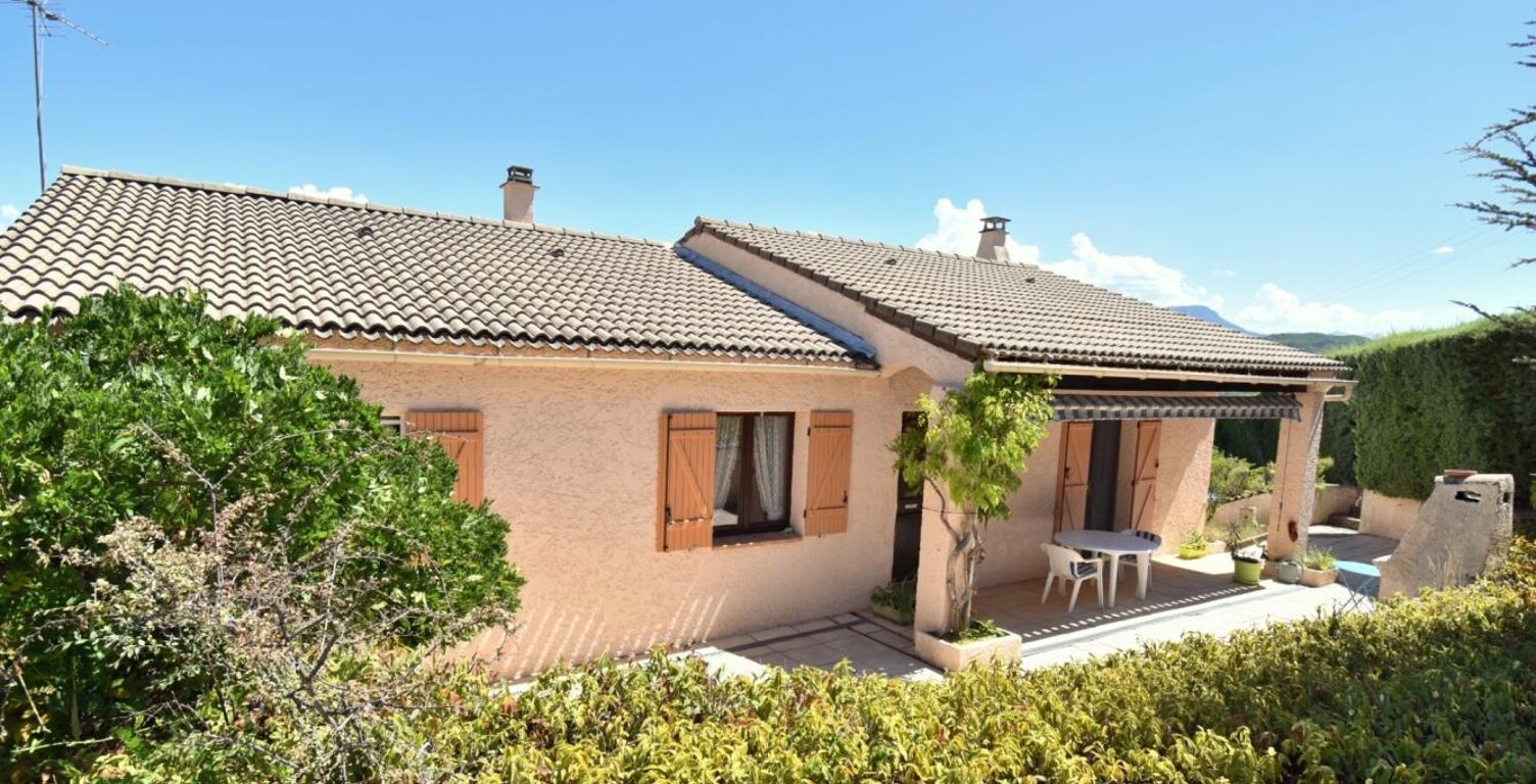 A vendre, Aiglun (04) – Maison individuelle 6 pièces, 5 chambres, jardin, terrasse et garage de 30 m² — photo 1