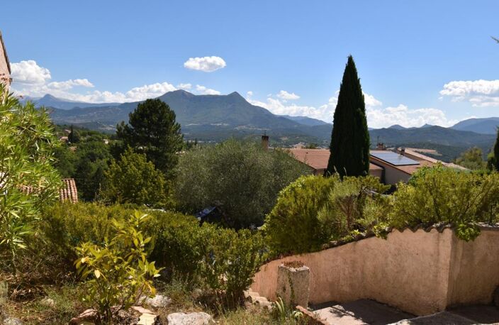 A vendre, Aiglun (04) – Maison individuelle 6 pièces, 5 chambres, jardin, terrasse et garage de 30 m² — photo 5