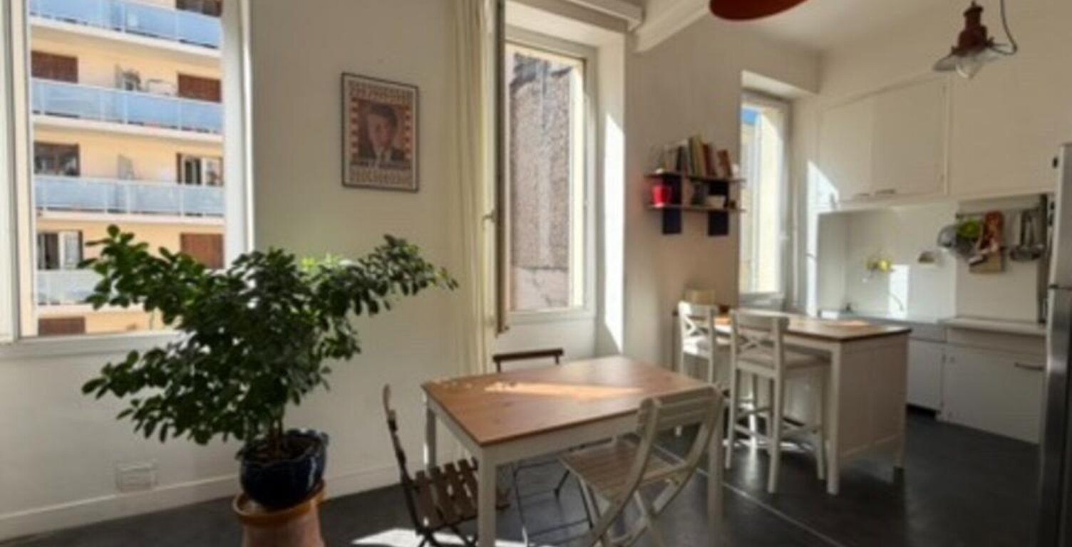 Vente Appartement T3/T4 77 m² Marseille 1er – Quartier Longchamp (Charmant 3 Fenêtres Marseillais) — photo 1