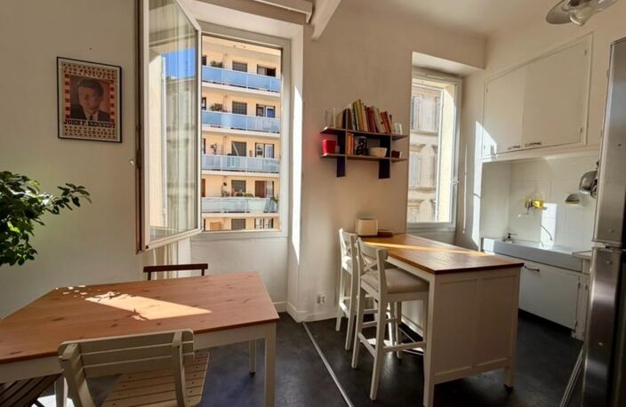 Vente Appartement T3/T4 77 m² Marseille 1er – Quartier Longchamp (Charmant 3 Fenêtres Marseillais) — photo 2