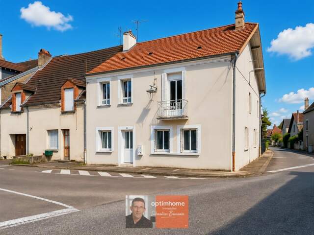 Ensemble immobilier – 2 appartements – 184 m² habitables – Chaussin centre – Potentiel locatif — photo du bien