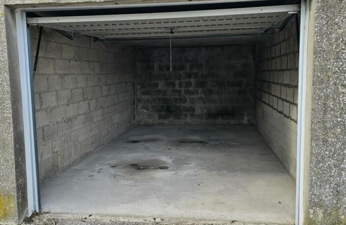 A VENDRE LOT DE 2 GARAGES A LAON ! — photo 2