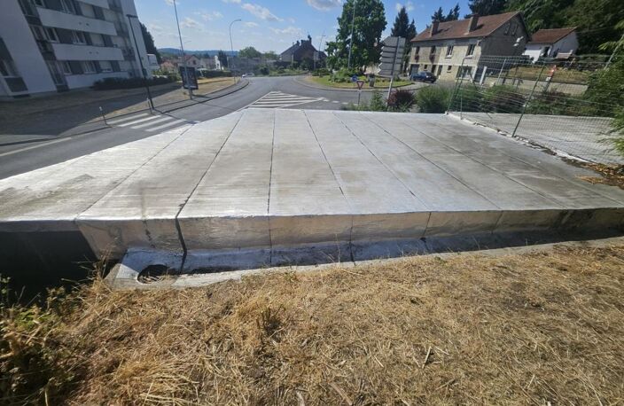 A VENDRE LOT DE 2 GARAGES A LAON ! — photo 3