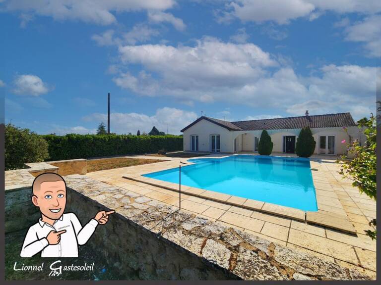 Maison à vendre de plain pied 3 chambres double garage et piscine sur la commune de  PINEUILH (33) — photo 1