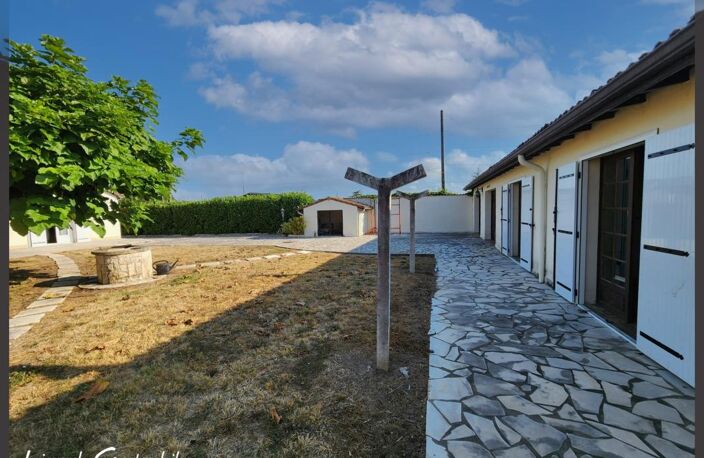 Maison à vendre de plain pied 3 chambres double garage et piscine sur la commune de  PINEUILH (33) — photo 4
