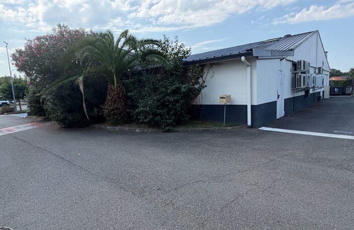 Fonds de commerce à vendre JUILLAN (65) — photo 4