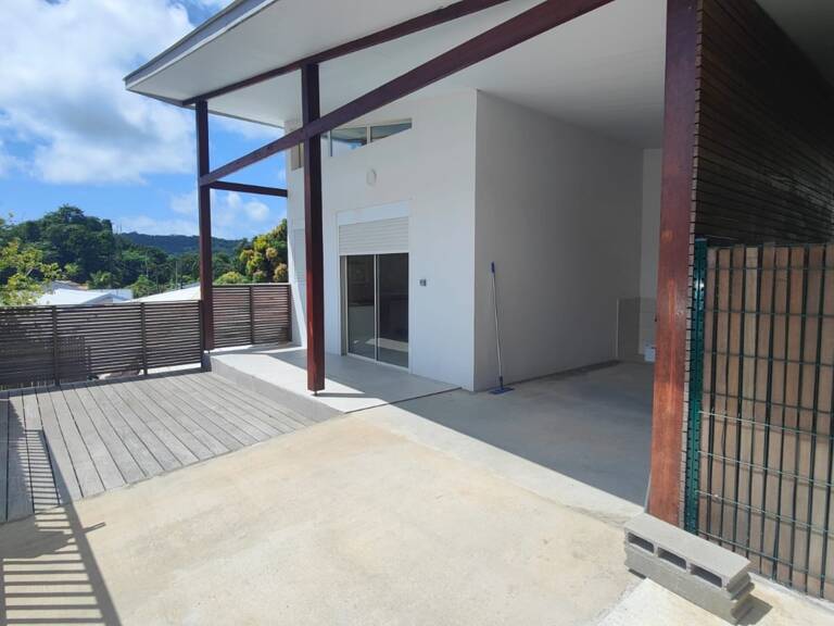 Maison à louer 4 pièces CAYENNE (973) — photo 1