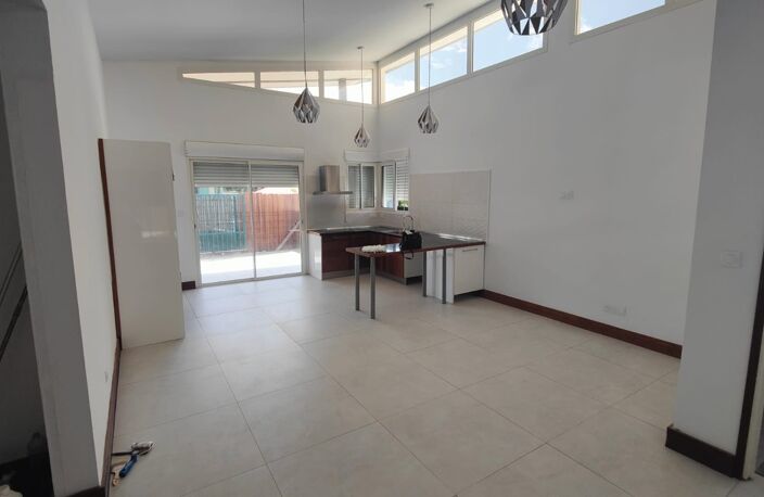 Maison à louer 4 pièces CAYENNE (973) — photo 2
