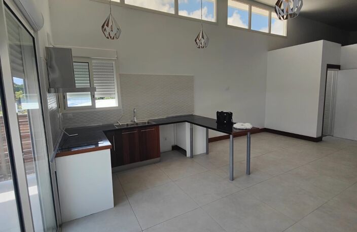 Maison à louer 4 pièces CAYENNE (973) — photo 3