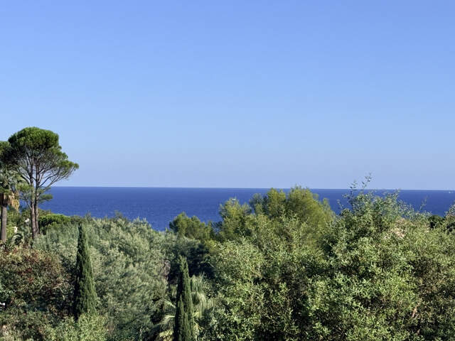 Maison à vendre 4 pièces LES ISSAMBRES (83) — photo du bien