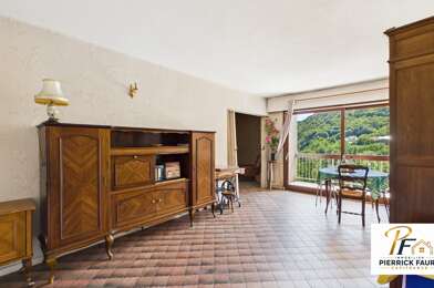 Appartement 5 pièces 219400 €