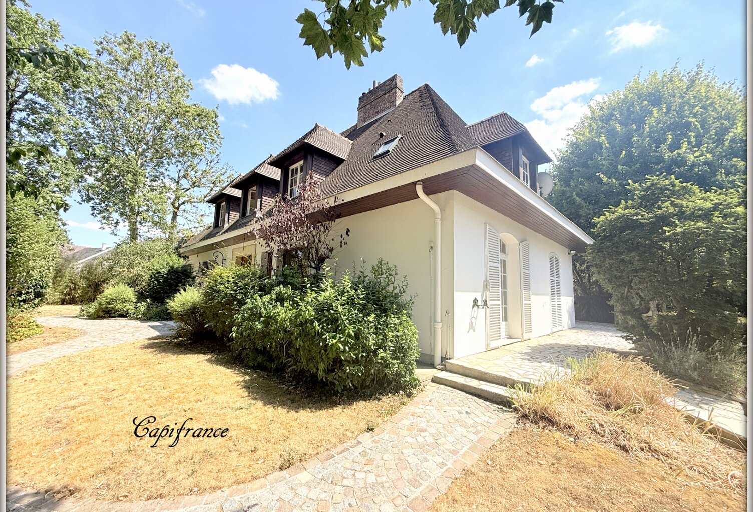 Propriété sur Parc avec dépendance — photo 1