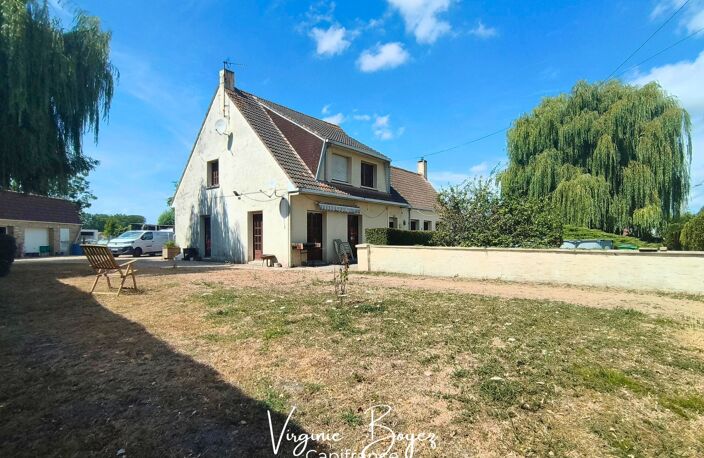 Exclusivité - Maison de 190 m² – 4 chambres – Terrain clos de 7 500 m² – Beau potentiel - Proche commodités — photo 2