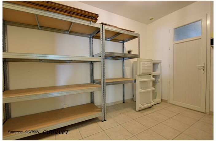 Maison à vendre 5 pièces  (17) Plain pied, trois chambres, terrain clos, panneaux photovoltaïques, Abris de jardin et abris à vélos — photo 5