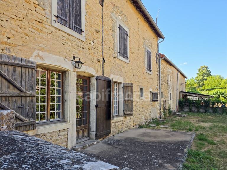 Maison en pierre à renover — photo 1
