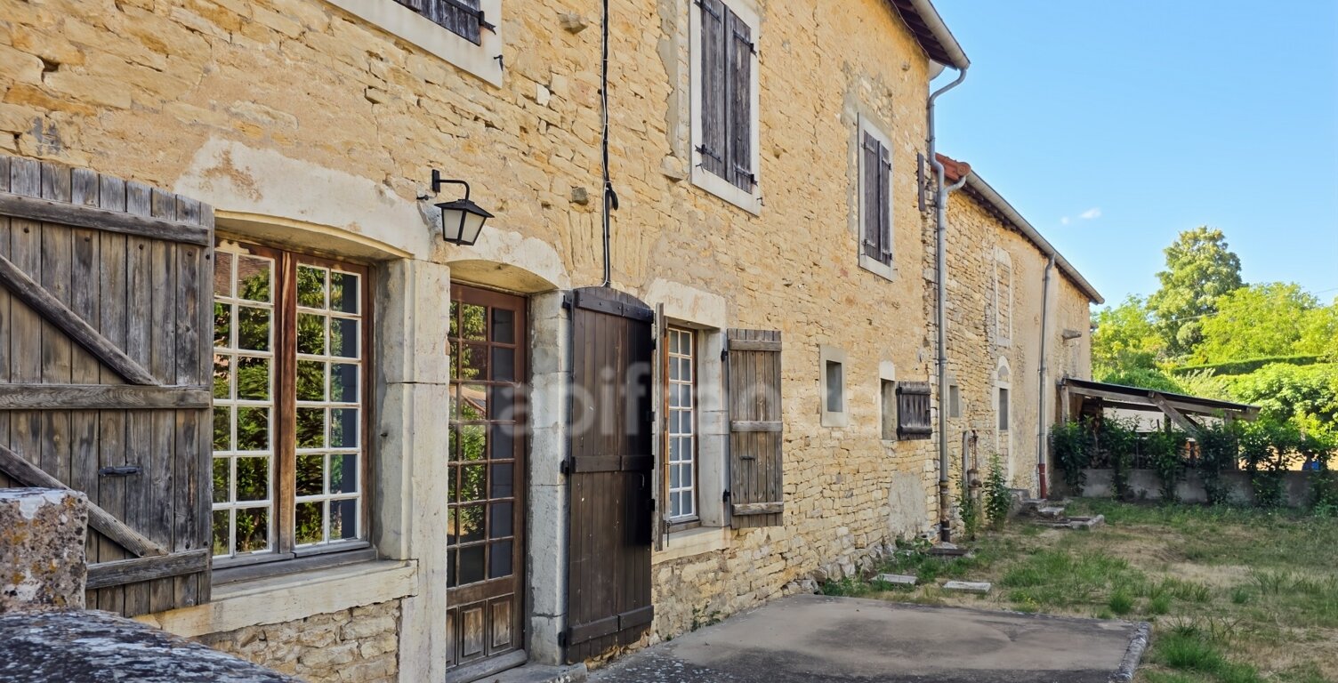 Maison en pierre à renover — photo 1