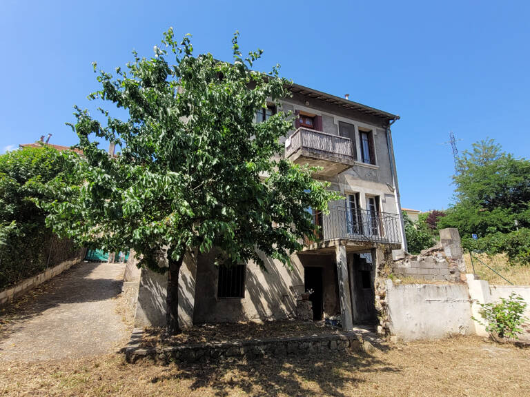 Immeuble avec 2 appartements à Alès (30100) — photo 1