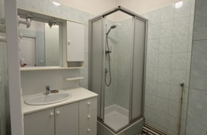 F2 41 m² - Centre-ville RIOM- Disponible de suite — photo 5