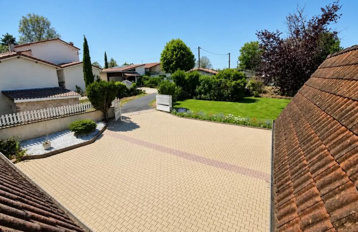 Maison de 8 pièces de 195 m² à Bort-l'Étang — photo 2