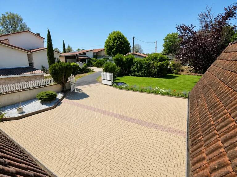 Maison de 8 pièces de 195 m² à Bort-l'Étang — photo 1