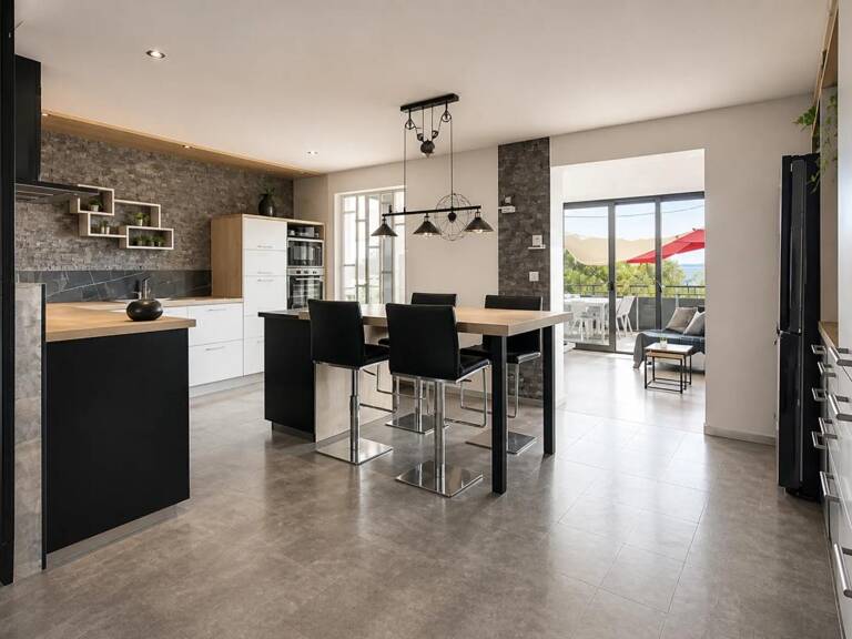 Maison rénovée centre ville NORT SUR ERDRE beau potentiel — photo 1