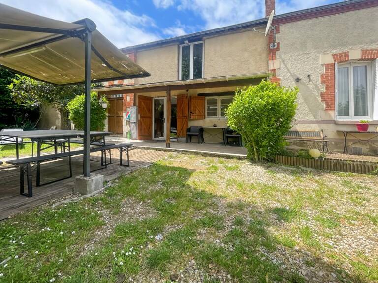 Maison familiale de 201,50 m² avec grand terrain de 3 574 m² à — photo 1