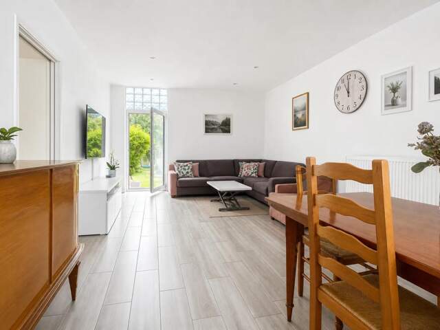 Maison familiale de 201,50 m² avec grand terrain de 3 574 m² à — photo du bien