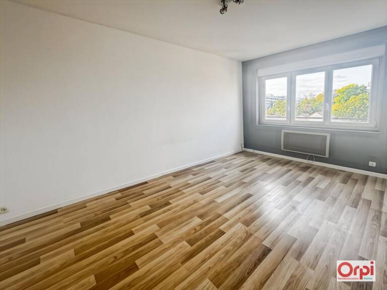 Studio 29.25 m2 - REIMS — photo 1